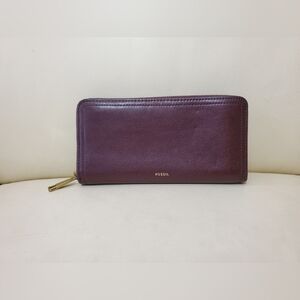 Fossil long zip wallet in burgundy leather